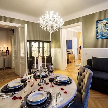 Sophies Place Augarten - Imperial Lifestyle City Apartments Vienna Parking 외부 사진