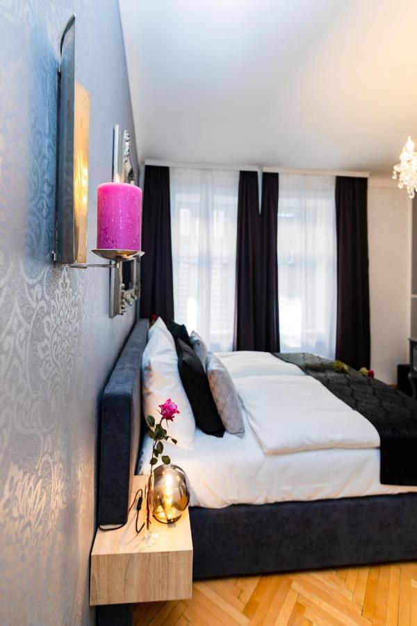 Sophies Place Augarten - Imperial Lifestyle City Apartments Vienna Parking 외부 사진