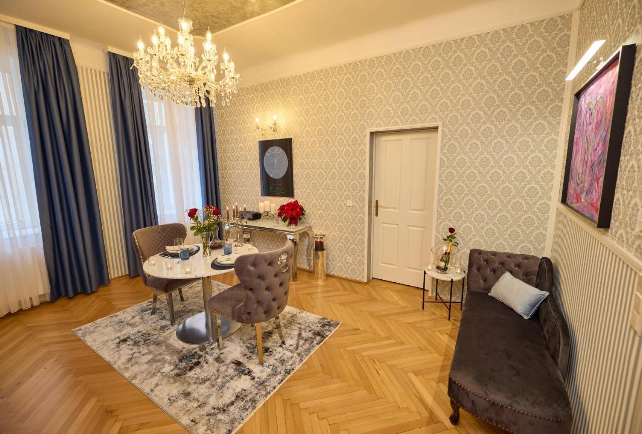 Sophies Place Augarten - Imperial Lifestyle City Apartments Vienna Parking 외부 사진