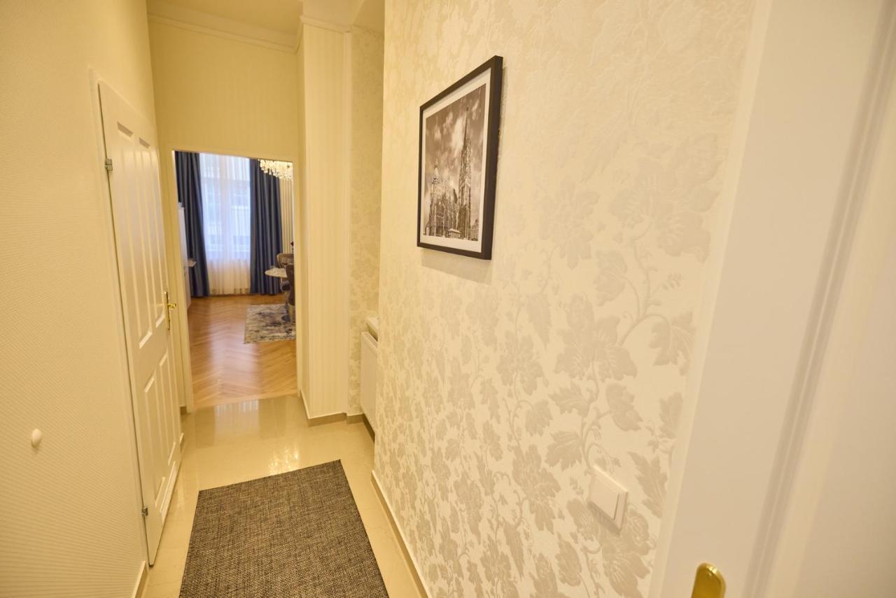 Sophies Place Augarten - Imperial Lifestyle City Apartments Vienna Parking 외부 사진