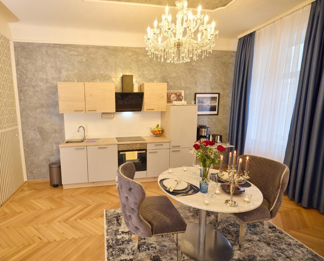 Sophies Place Augarten - Imperial Lifestyle City Apartments Vienna Parking 외부 사진