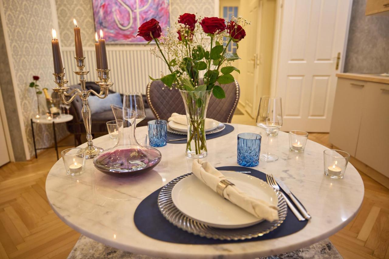 Sophies Place Augarten - Imperial Lifestyle City Apartments Vienna Parking 외부 사진