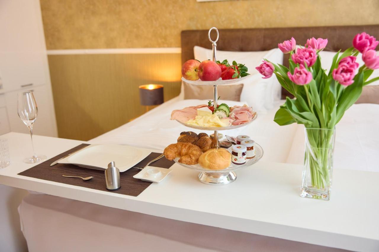 Sophies Place Augarten - Imperial Lifestyle City Apartments Vienna Parking 외부 사진