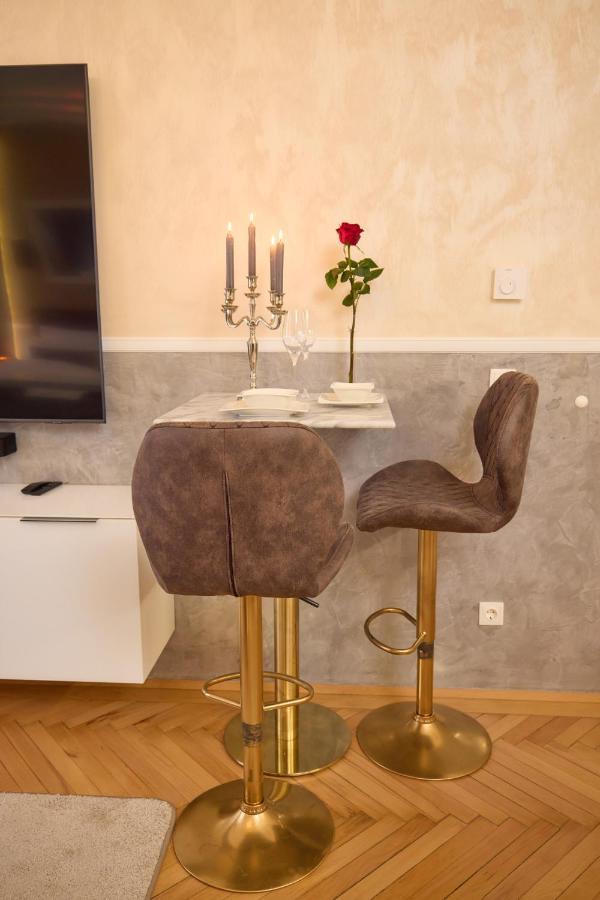 Sophies Place Augarten - Imperial Lifestyle City Apartments Vienna Parking 외부 사진