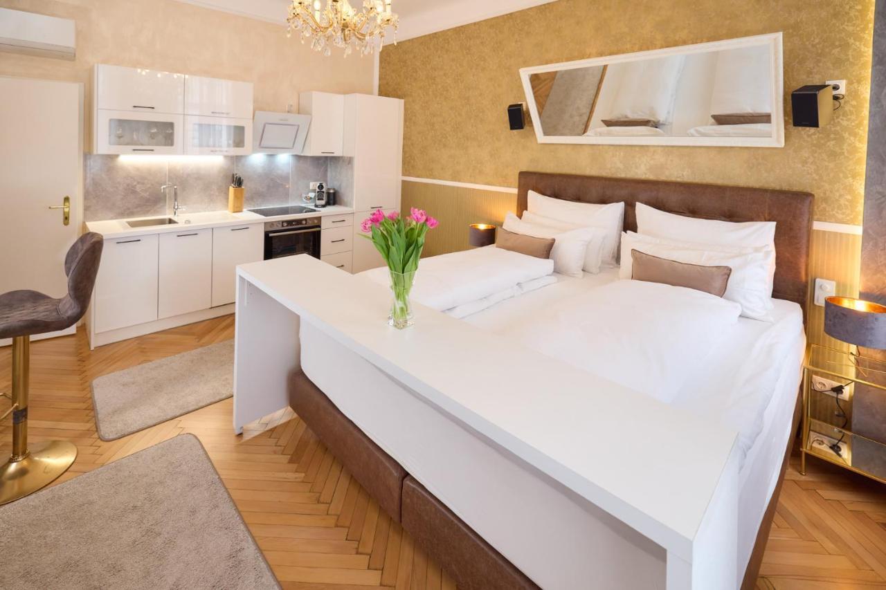 Sophies Place Augarten - Imperial Lifestyle City Apartments Vienna Parking 외부 사진