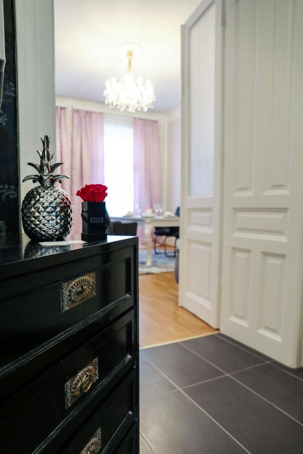 Sophies Place Augarten - Imperial Lifestyle City Apartments Vienna Parking 외부 사진