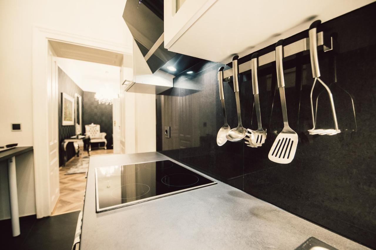 Sophies Place Augarten - Imperial Lifestyle City Apartments Vienna Parking 외부 사진