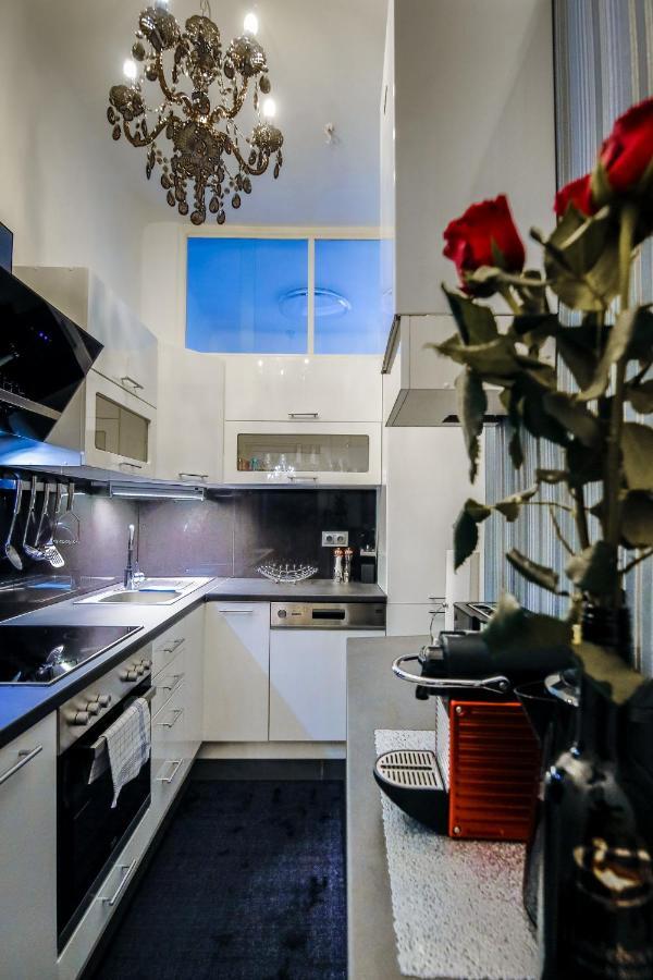 Sophies Place Augarten - Imperial Lifestyle City Apartments Vienna Parking 외부 사진