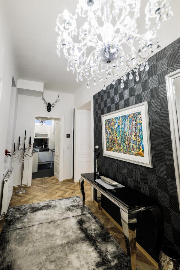 Sophies Place Augarten - Imperial Lifestyle City Apartments Vienna Parking 외부 사진